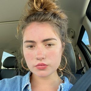 Meet your Posher, Carly